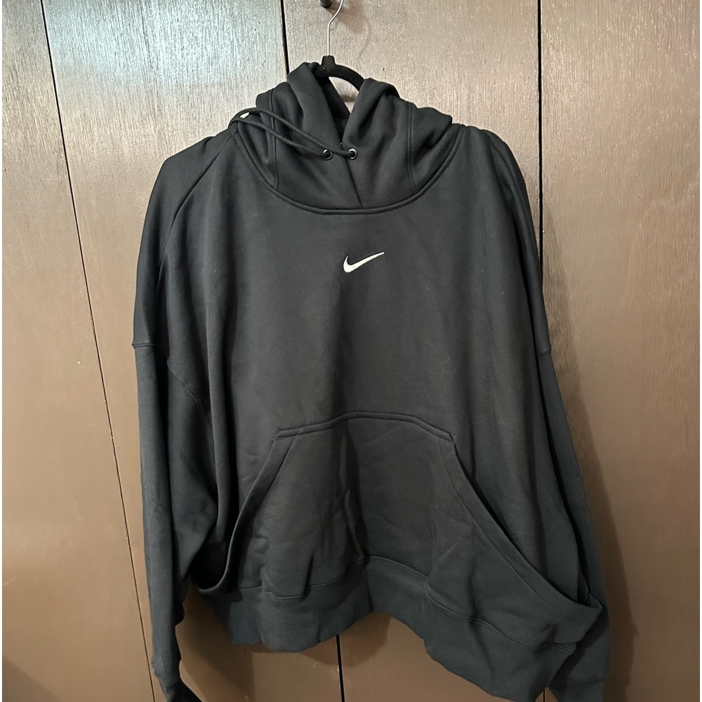 Cropped oversized hoodie